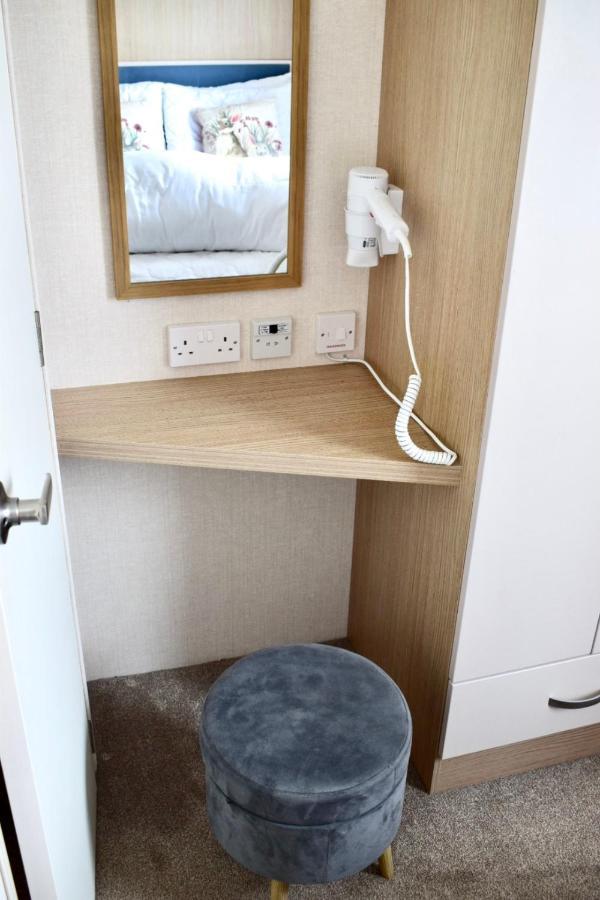 New Sea View Platinum Caravan With Huge Decking Newcastle upon Tyne Bagian luar foto