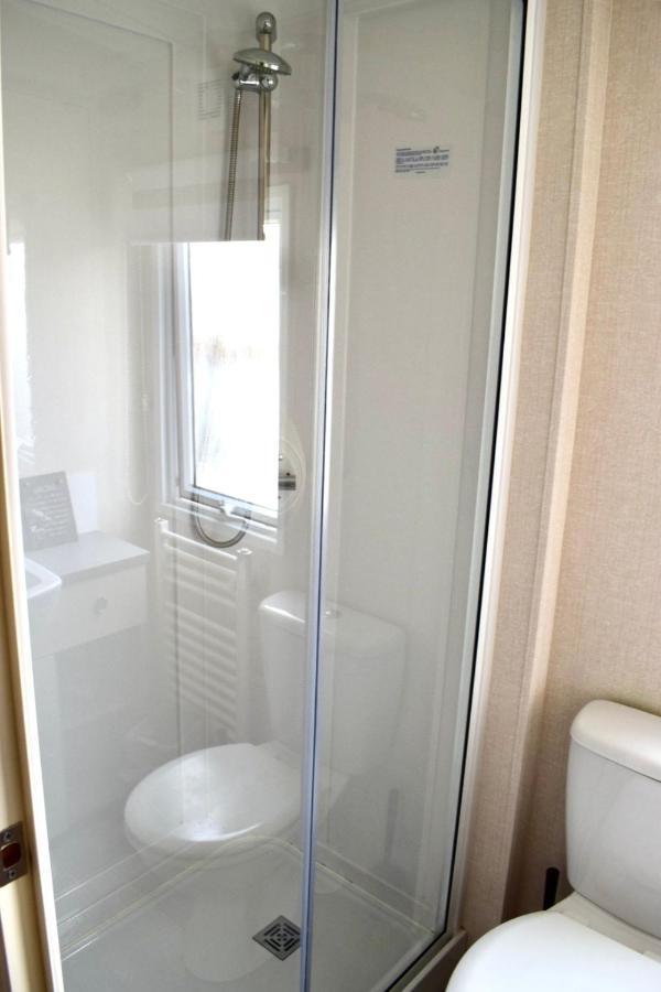 New Sea View Platinum Caravan With Huge Decking Newcastle upon Tyne Bagian luar foto